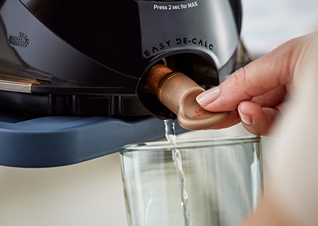 &Alpha;&pi;&omicron;&tau;&epsilon;&lambda;&epsilon;&sigma;&mu;&alpha;&tau;&iota;&kappa;ή &lambda;ύ&sigma;&eta; &kappa;&alpha;&tau;ά &tau;&omega;&nu; &alpha;&lambda;ά&tau;&omega;&nu;